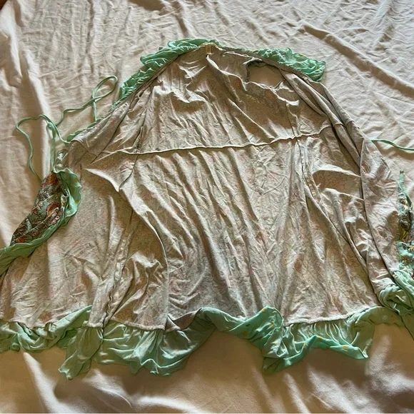 Matilda Jane Mint Green Ruffled edge floral & Paisley print wrap dress. - Picture 7 of 10